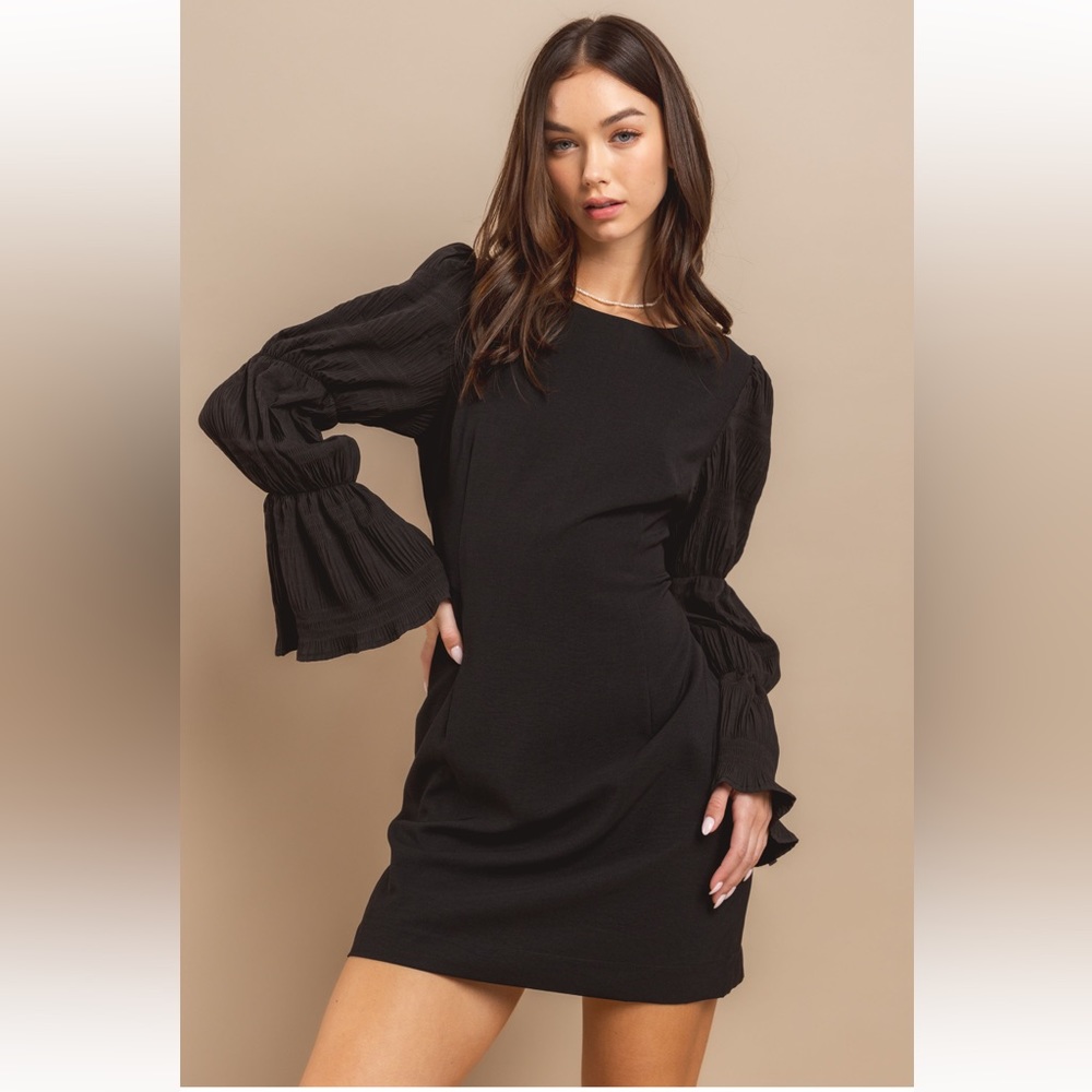 32 Chic Tiered Bell Sleeve Dress - Picture 4 of 5